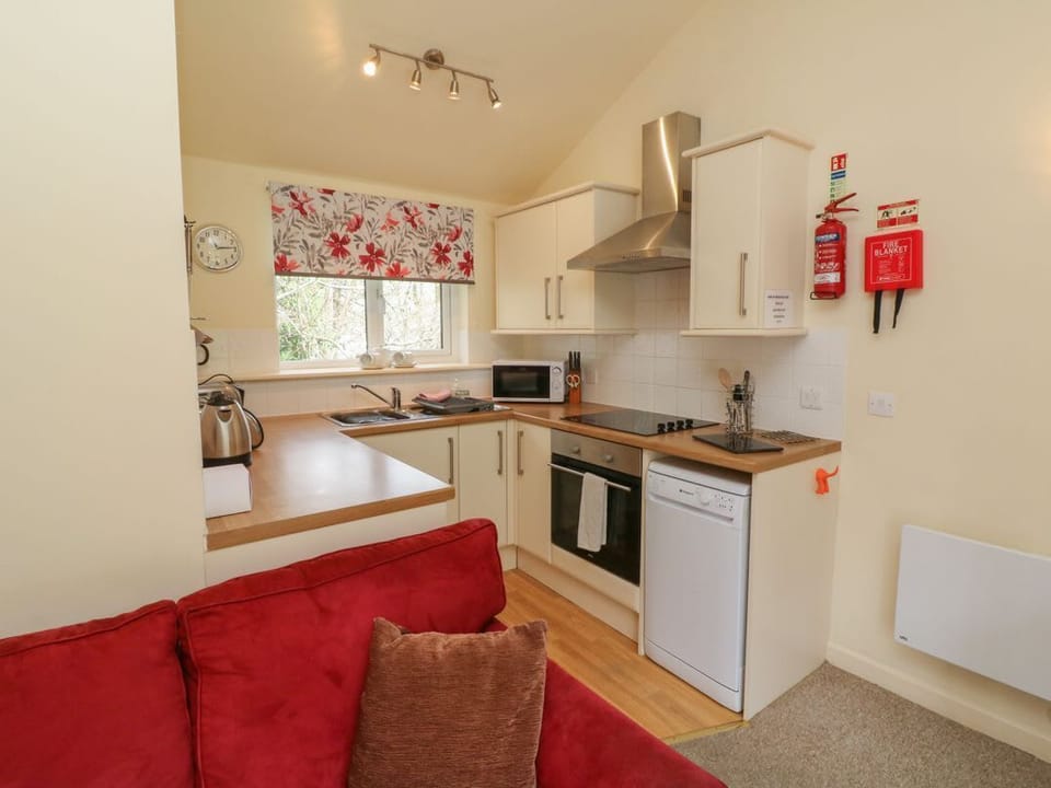 7 Manleigh Park