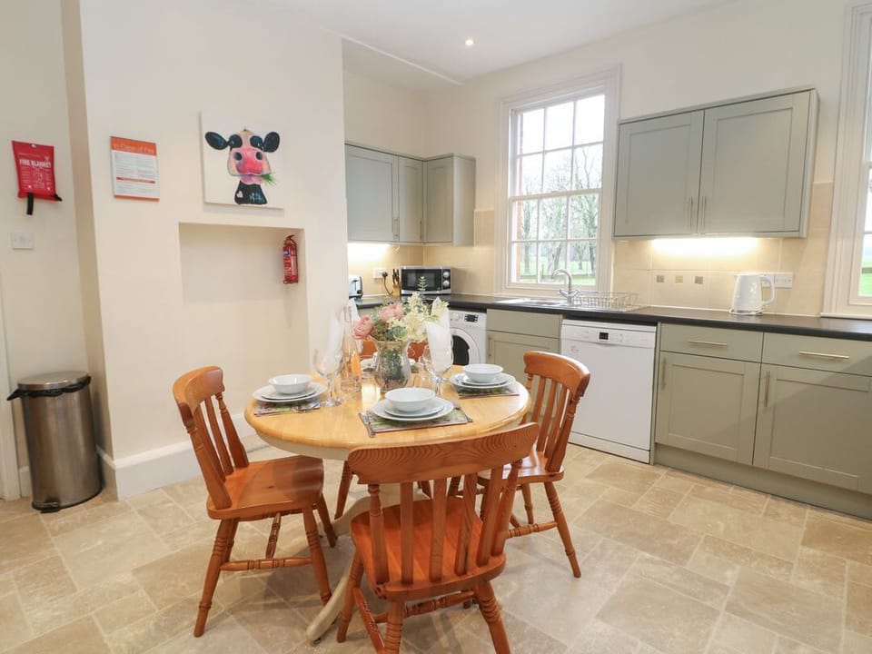 South Lodge - Longford Hall Farm Holiday Cottages