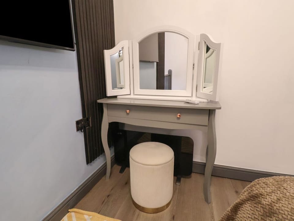 The Cloud Apartment 1