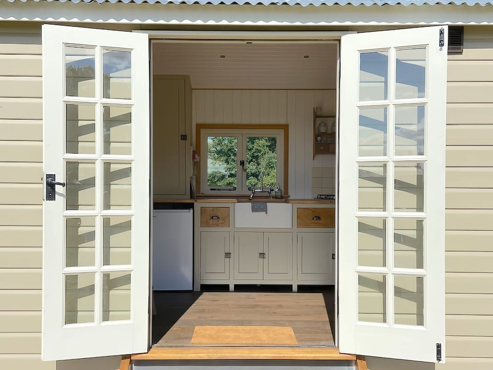 Shepherd Hut 1
