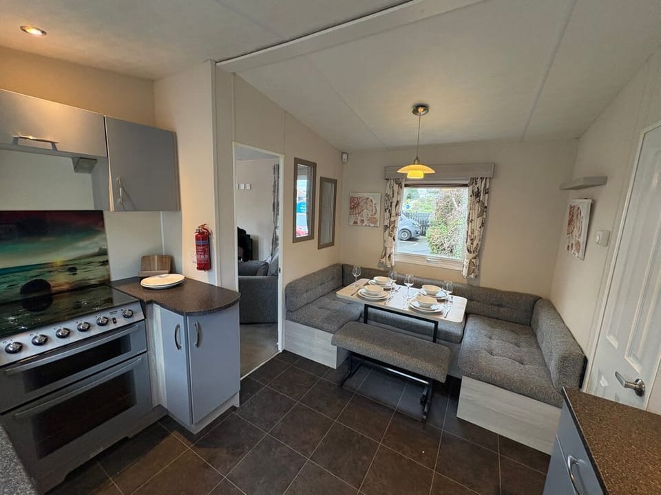 Caravan 607