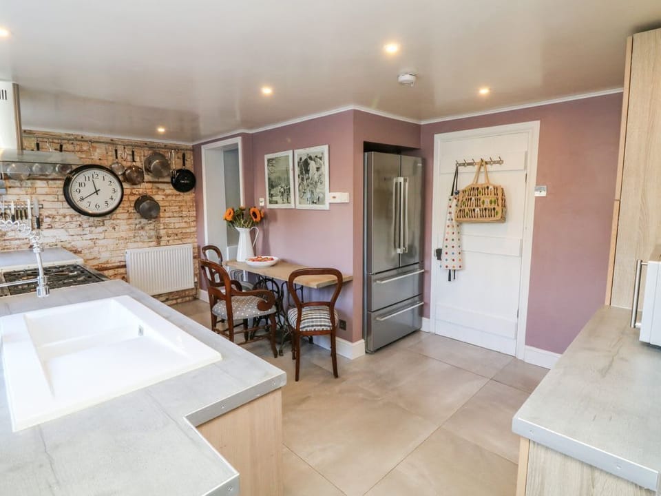 3 Elm Cottage