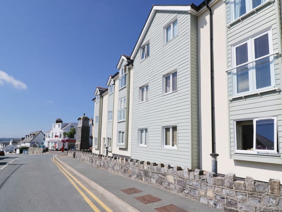 10 Pen Llanw Tides Reach