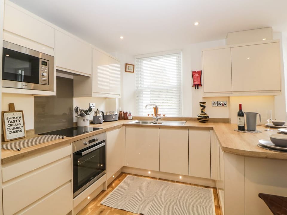 Apartment 4 10 Somers Court