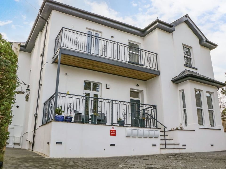 Apartment 4 10 Somers Court