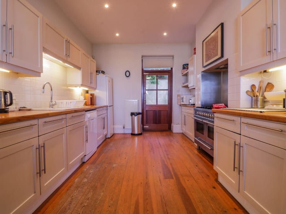 6 Gloster Terrace
