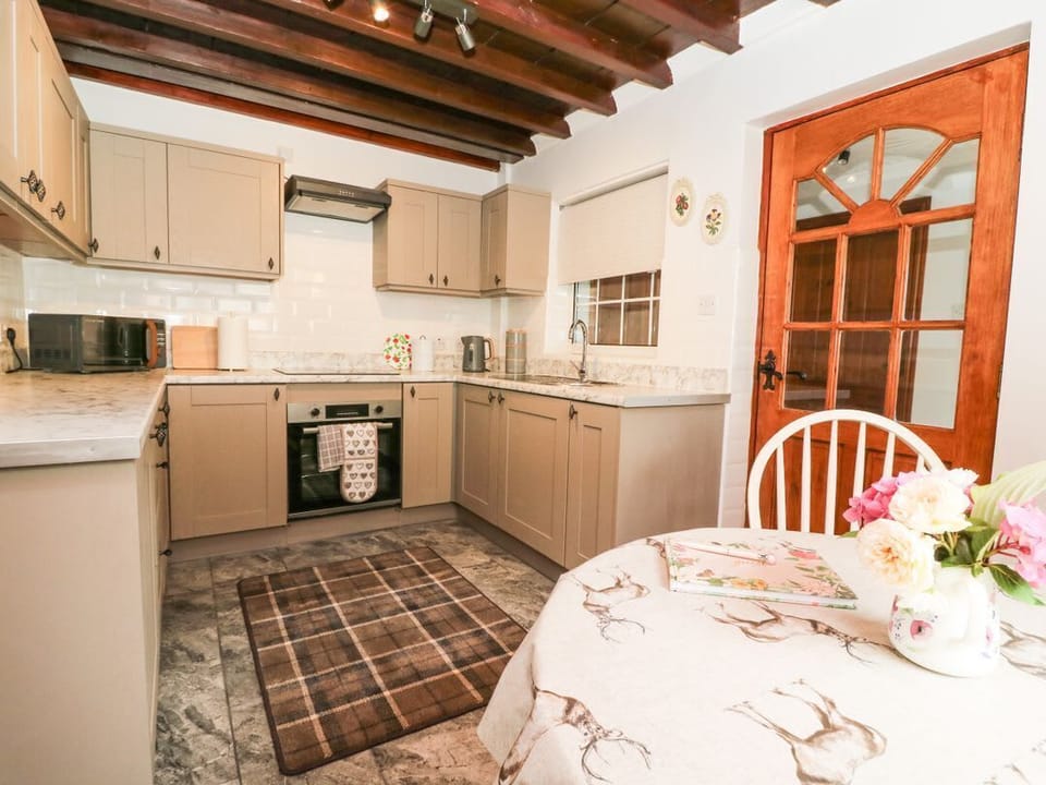 Horseshoe Cottage