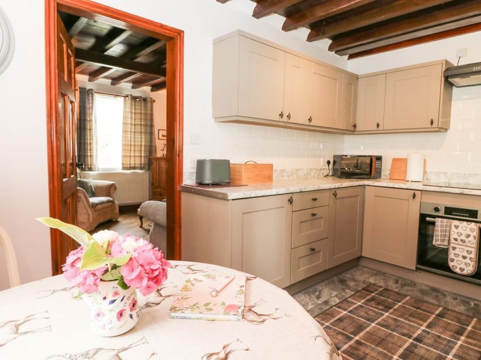 Horseshoe Cottage