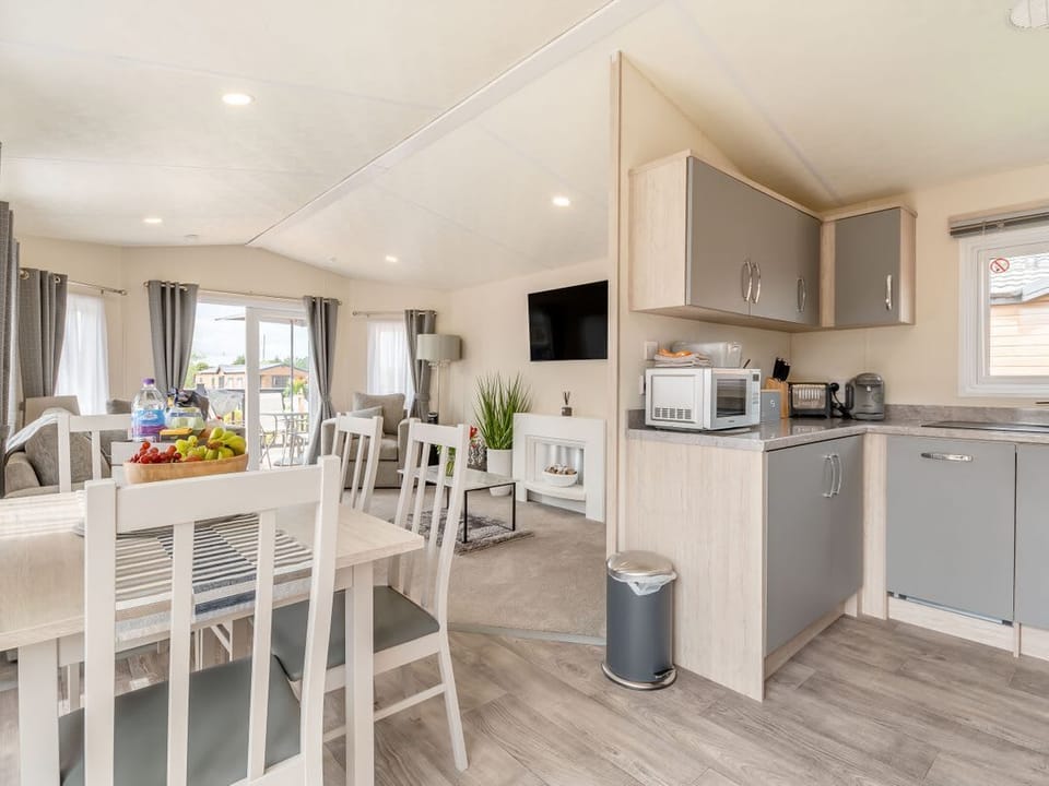 The Cotswold Holiday Lodge