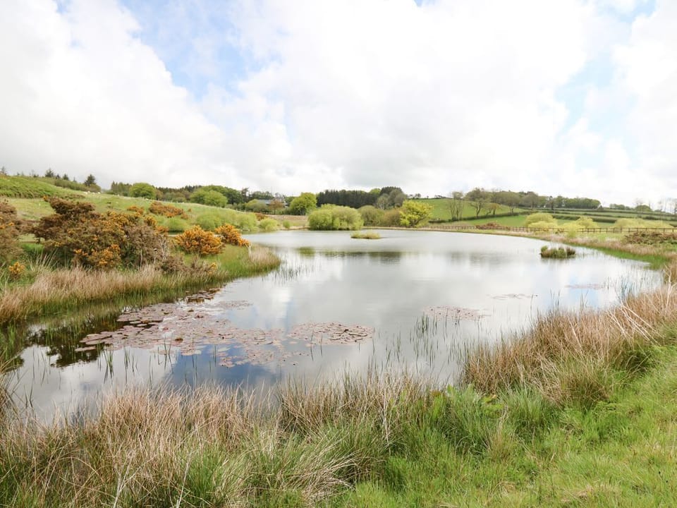 Llyn Cae Ty Nant Fishery Holiday Let