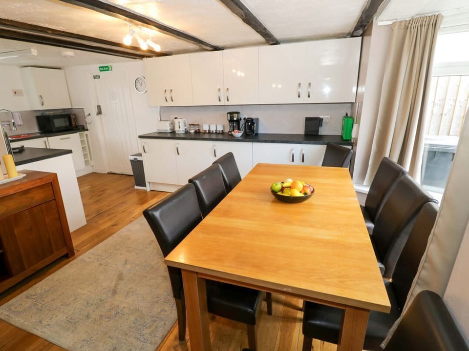 Cosy Cottage in Harvington