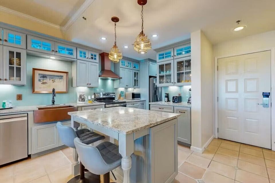 Fully Equipped Remodeled Kitchen