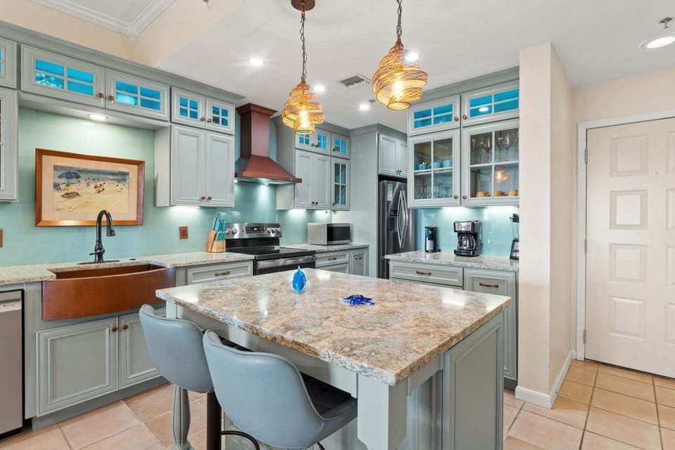 Fully Equipped Remodeled Kitchen