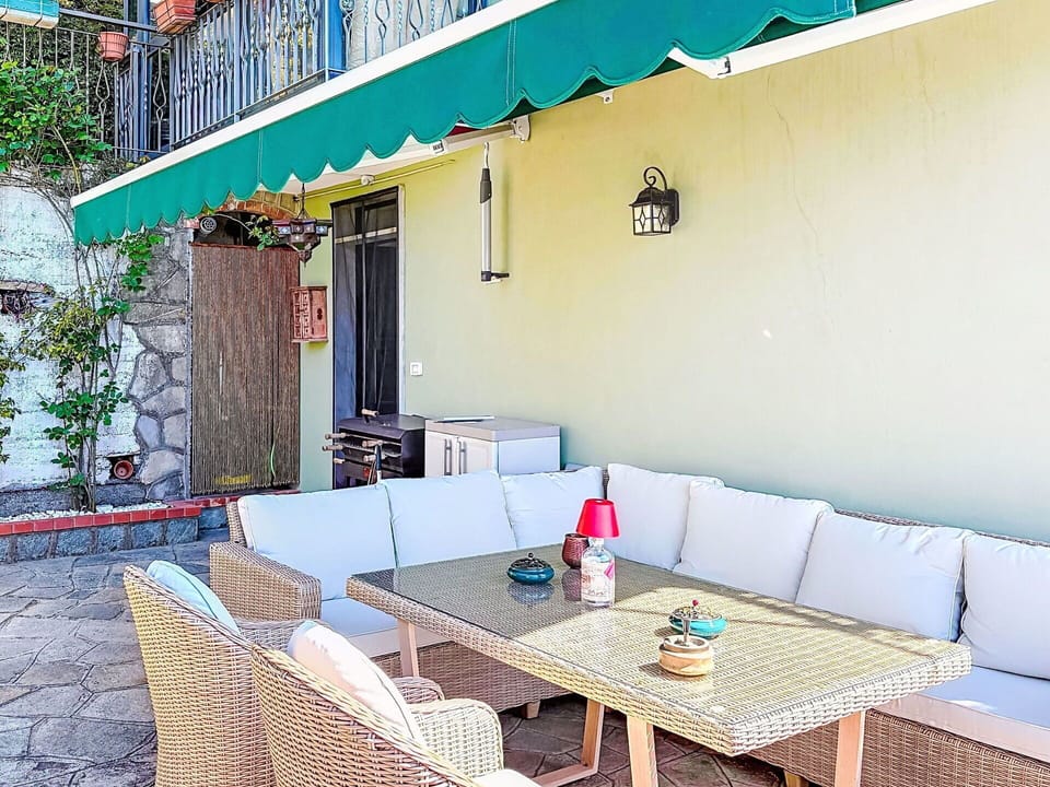 Furniture, Chair, Table, Outdoor Furniture, Outdoor Table, Shade, Kitchen & Dining Room Table, Balcony, Restaurant, Coffee Table