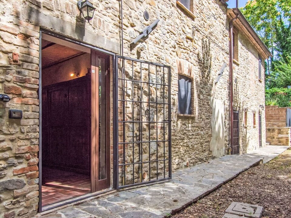 Wall, Wood, Brick, Door, Brickwork, Composite Material, Stone Wall, Iron, Metal, Concrete