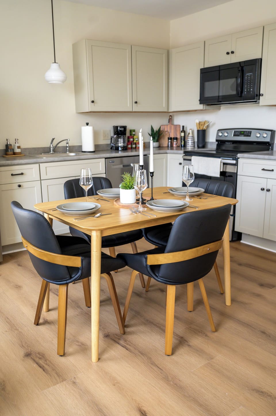 Family Apartment, Kitchen, City View | Private kitchen