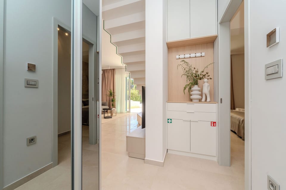Villa | Hallway