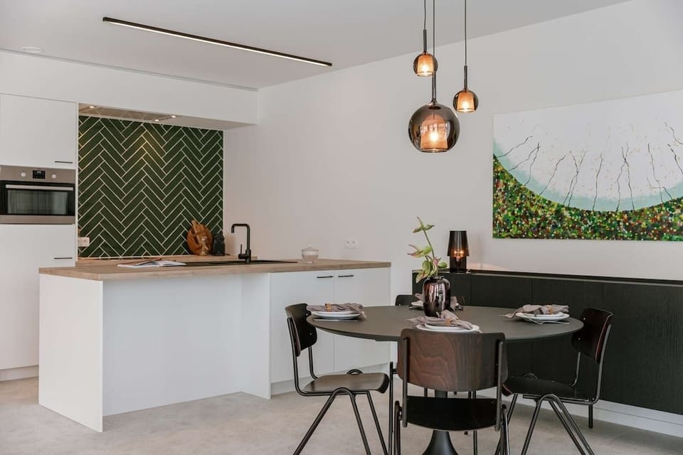 Beautiful move-in ready kitchen