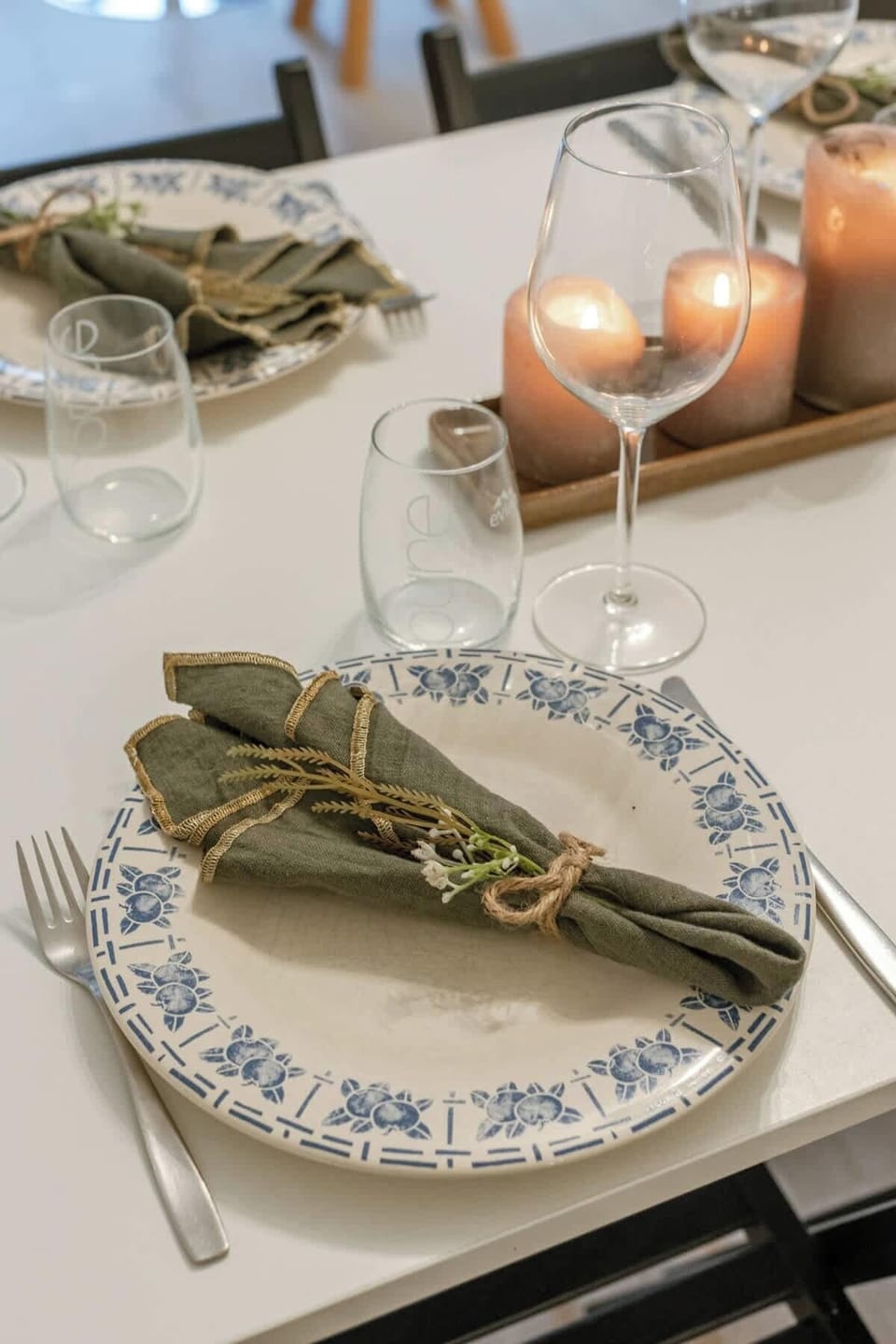 Dinner table details