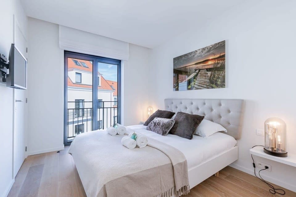 Double bedroom (We provide prepared beds with high-quality bed linen)