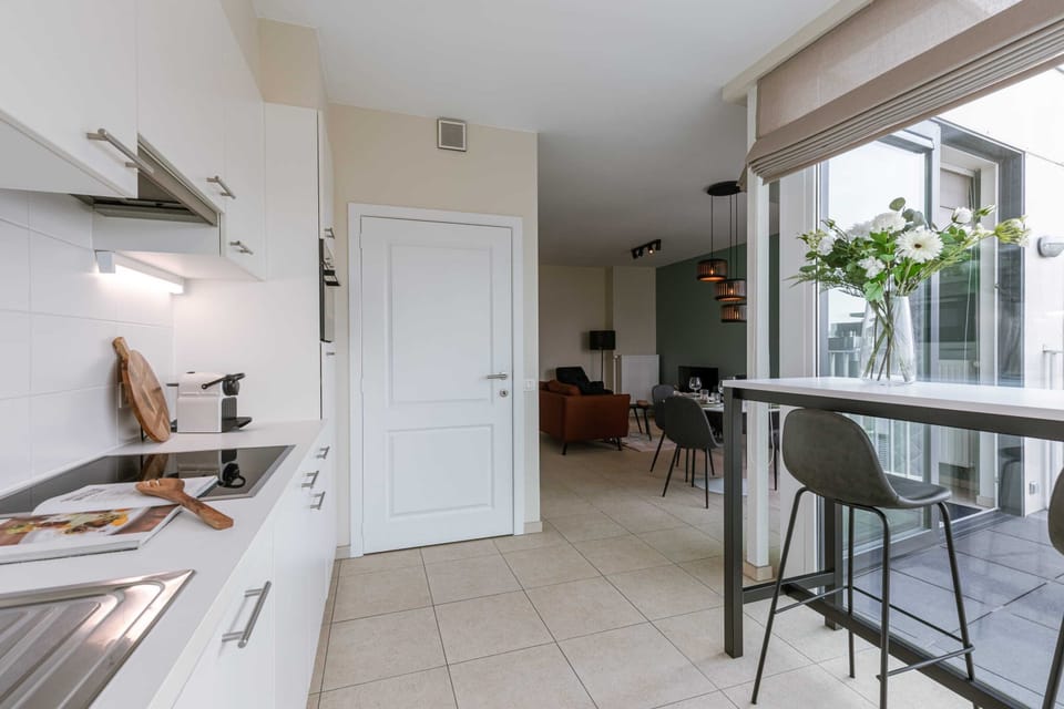 Fully equiped kitchen with extra seating