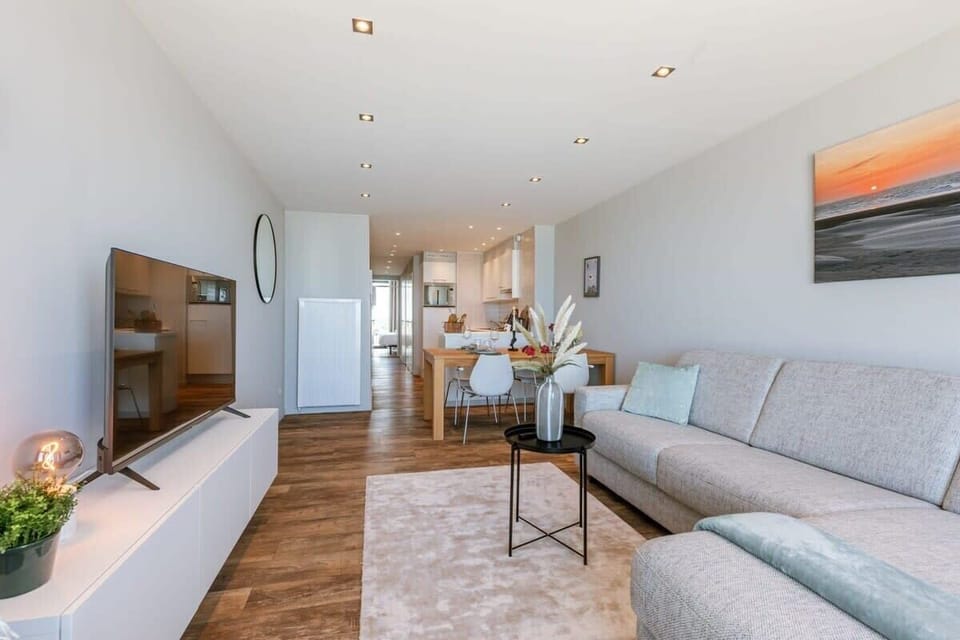 Cosy livingroom with diningarea