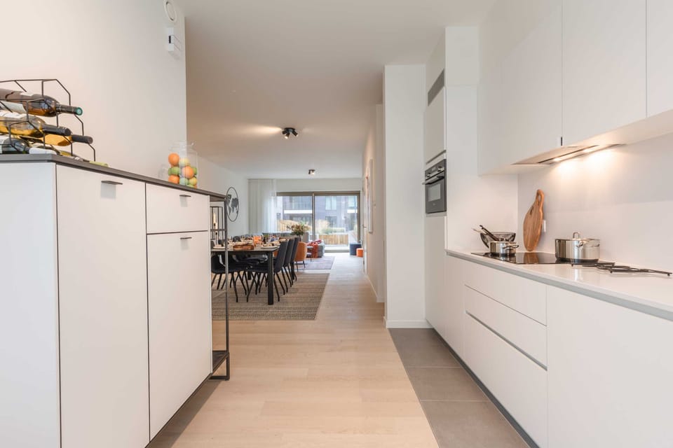 Modern, fully equipped kitchen