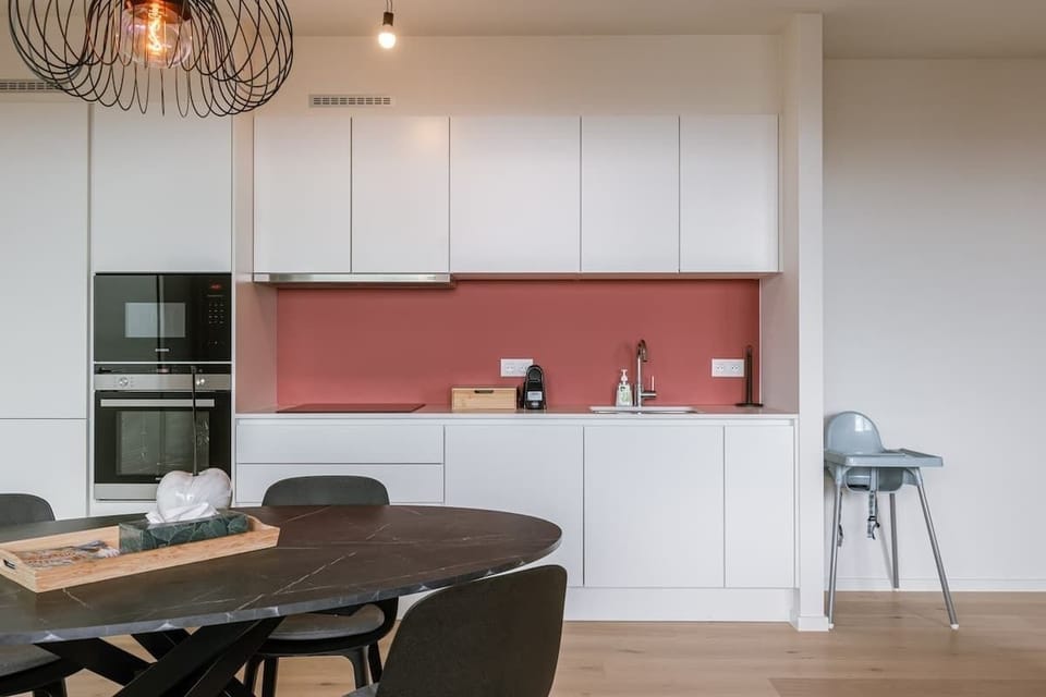 Fully Equipped Kitchen with Dining Space