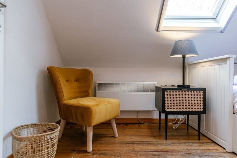 Bedroom details