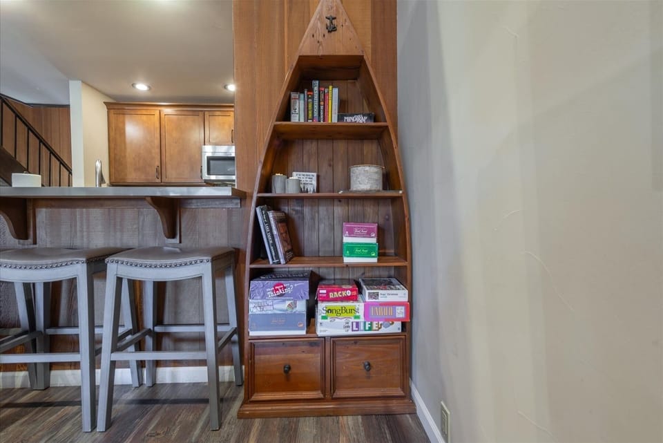 Condo, 3 Bedrooms | Interior