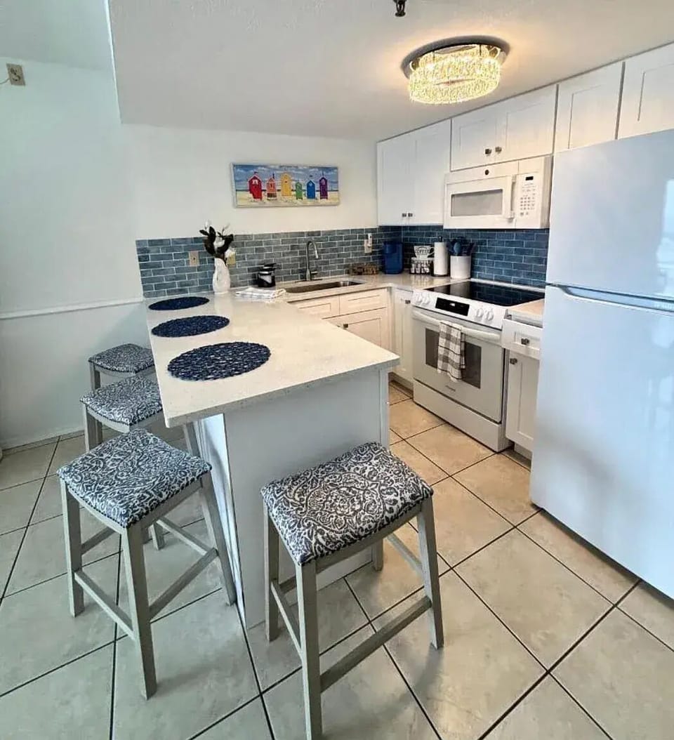 Kitchen with generous counter