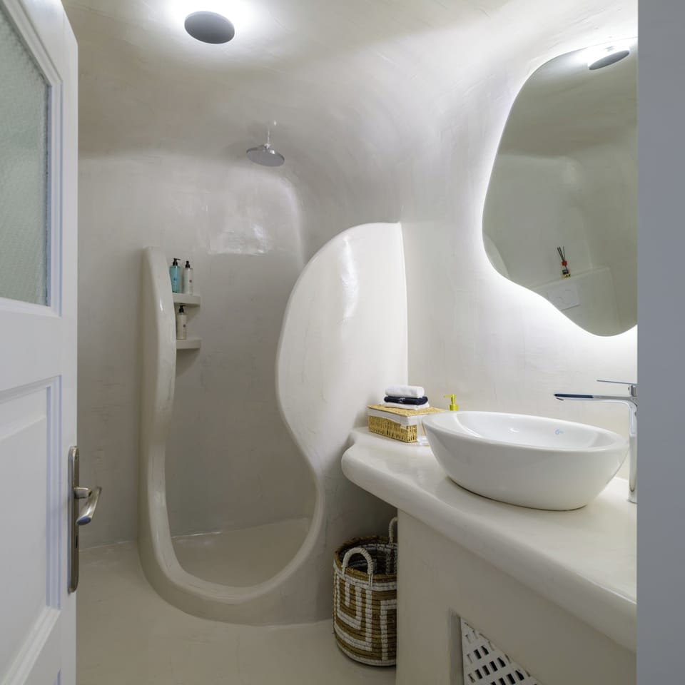 Romantic Room, Sea View | Bathroom | Shower, hair dryer, towels, soap