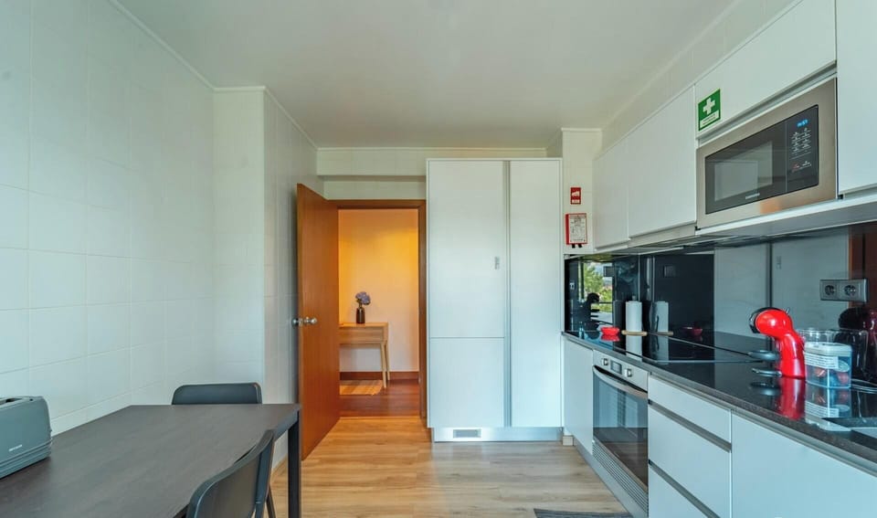 Comfort Apartment, Balcony, City View | Private kitchen