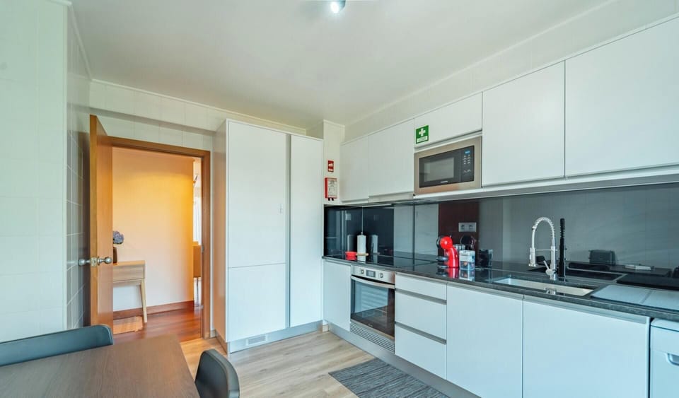 Comfort Apartment, Balcony, City View | Private kitchen
