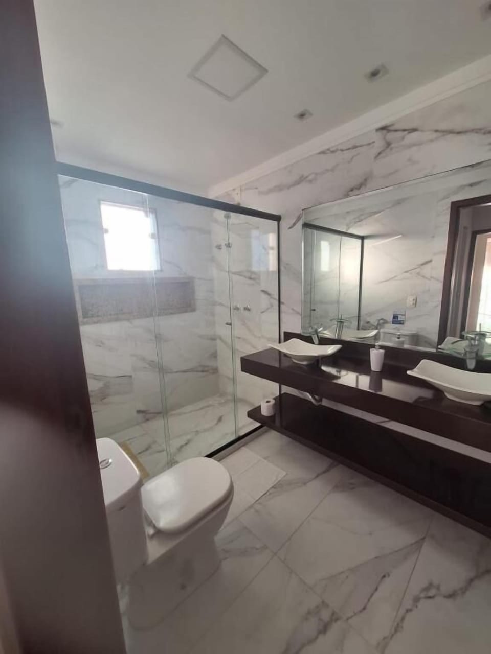 Suite | Bathroom | Shower, towels