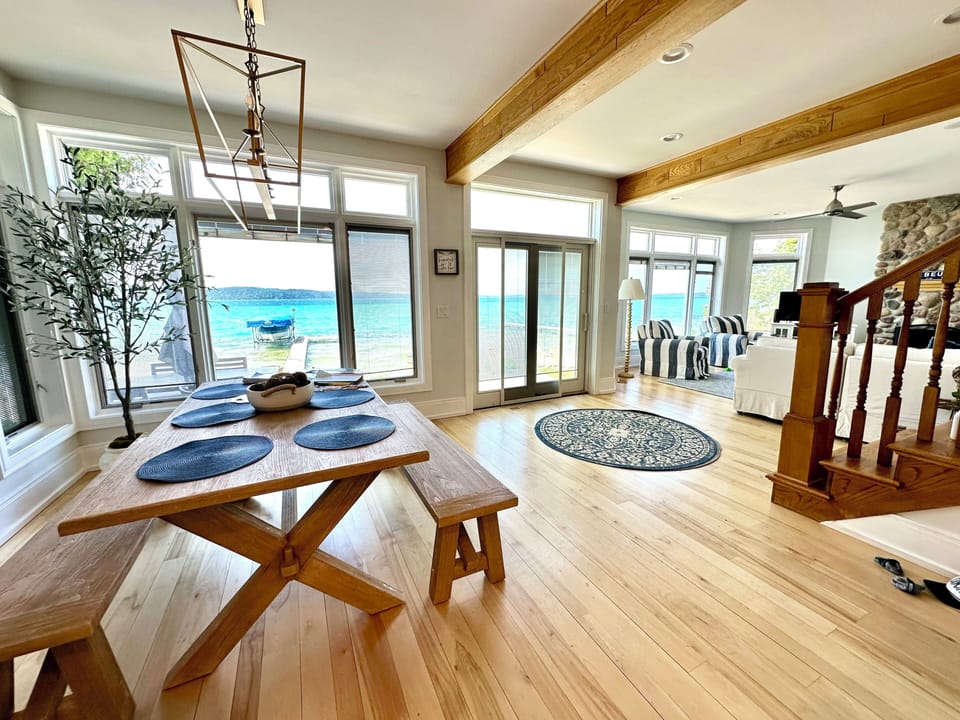 Dining/living area with panoramic views of Crystal Lake