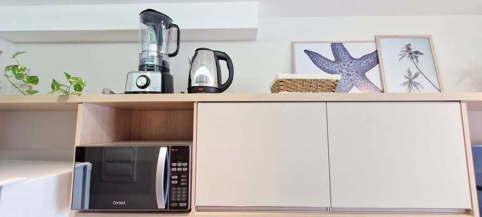 Comfort Apartment | Private kitchen | Fridge, microwave, cookware/dishes/utensils