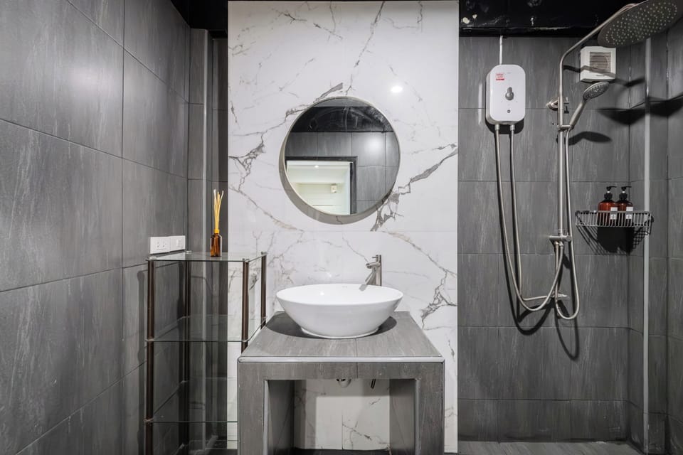 Family Room | Bathroom