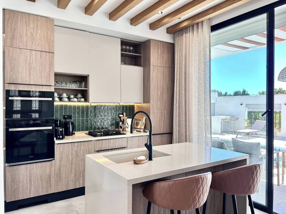 Villa, 4 Bedrooms, Private Pool | Private kitchen