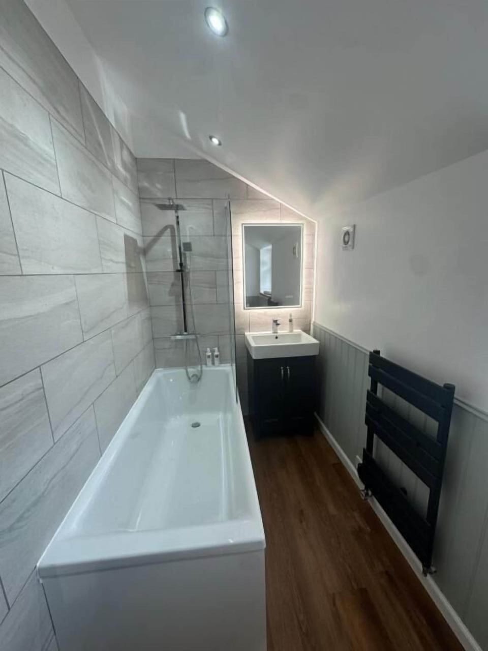 Family Room | Bathroom