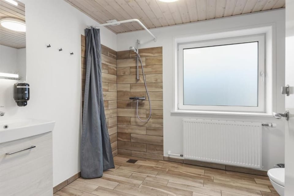 Triple Room | Bathroom