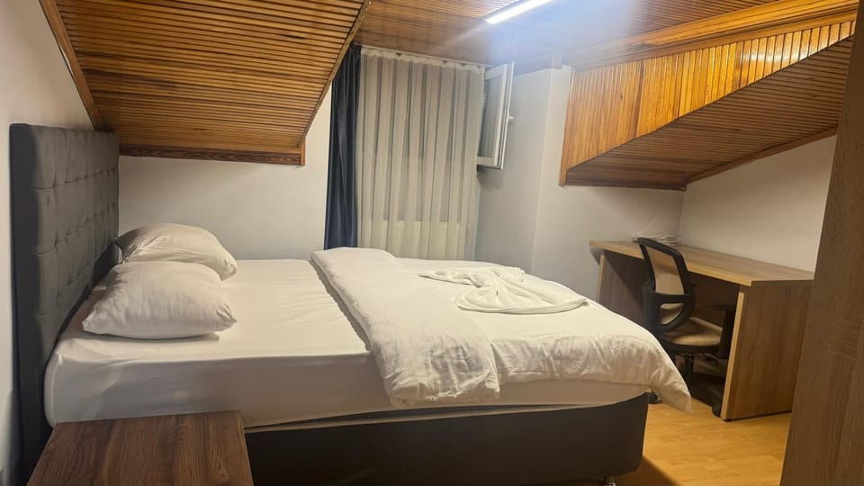 Basic Double Room, Beach View | WiFi (free)
