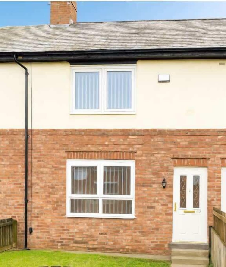 Welcome to our Canny Hyem