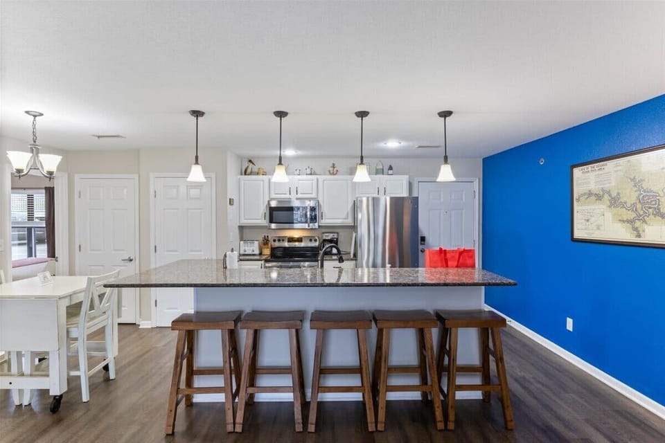 Condo, Multiple Beds, Patio, Pool View (831 Winn Rd Unit H15) | Private kitchen
