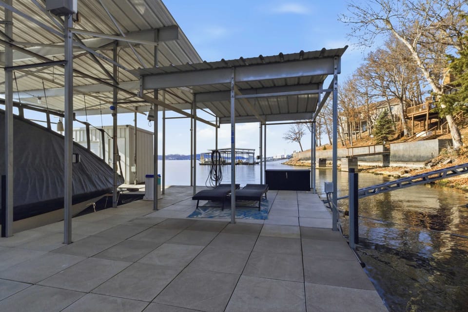 Dock