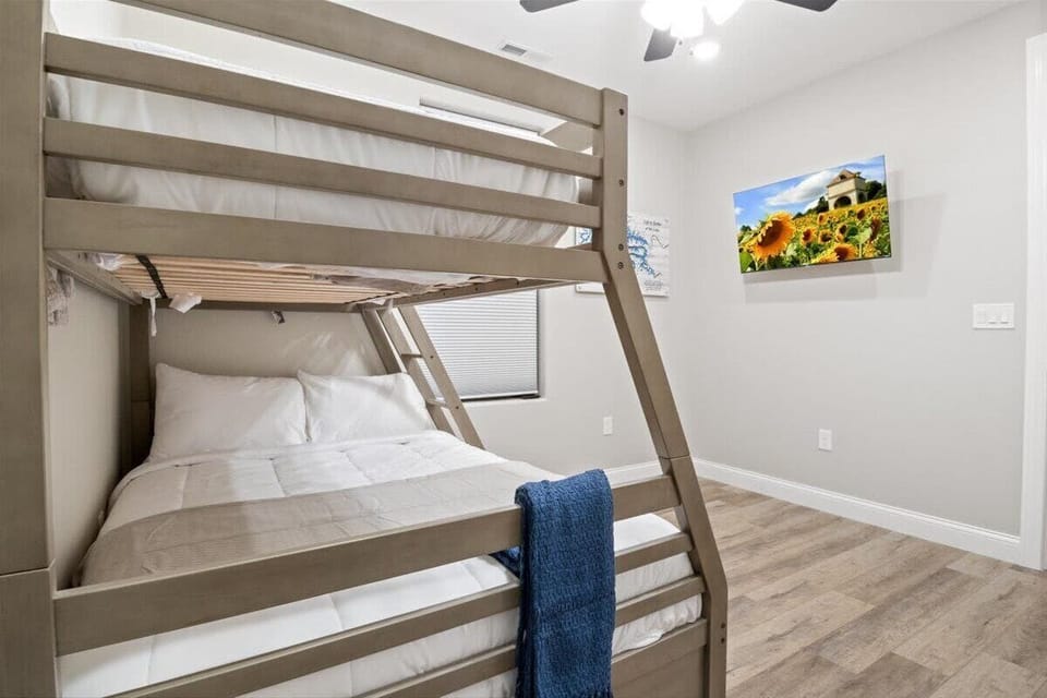 Apartment, Multiple Beds, Patio (1065 Topsider 115) | 3 bedrooms, individually decorated, individually furnished, bed sheets