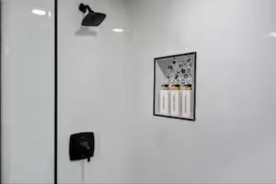 Comfort Villa | Bathroom shower