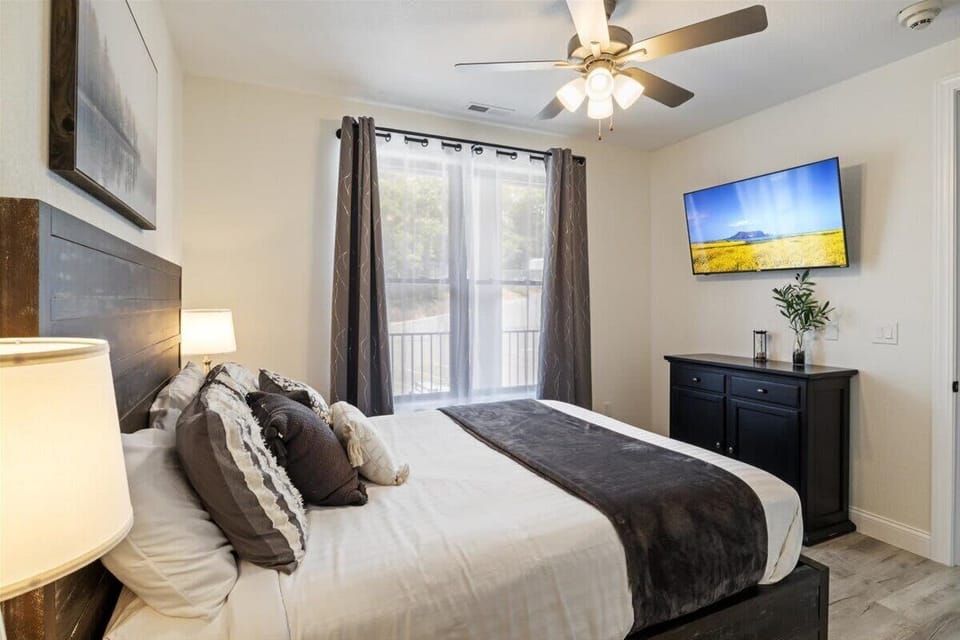 Condo, Multiple Beds, Patio (1065 Topsider 405) | 3 bedrooms, individually decorated, individually furnished, bed sheets