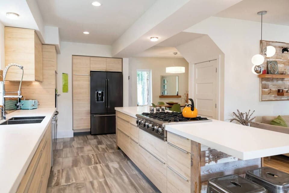 All of the conveniences of a modern kitchen.