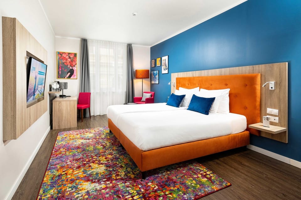 Deluxe Double Room | Laptop workspace, free WiFi